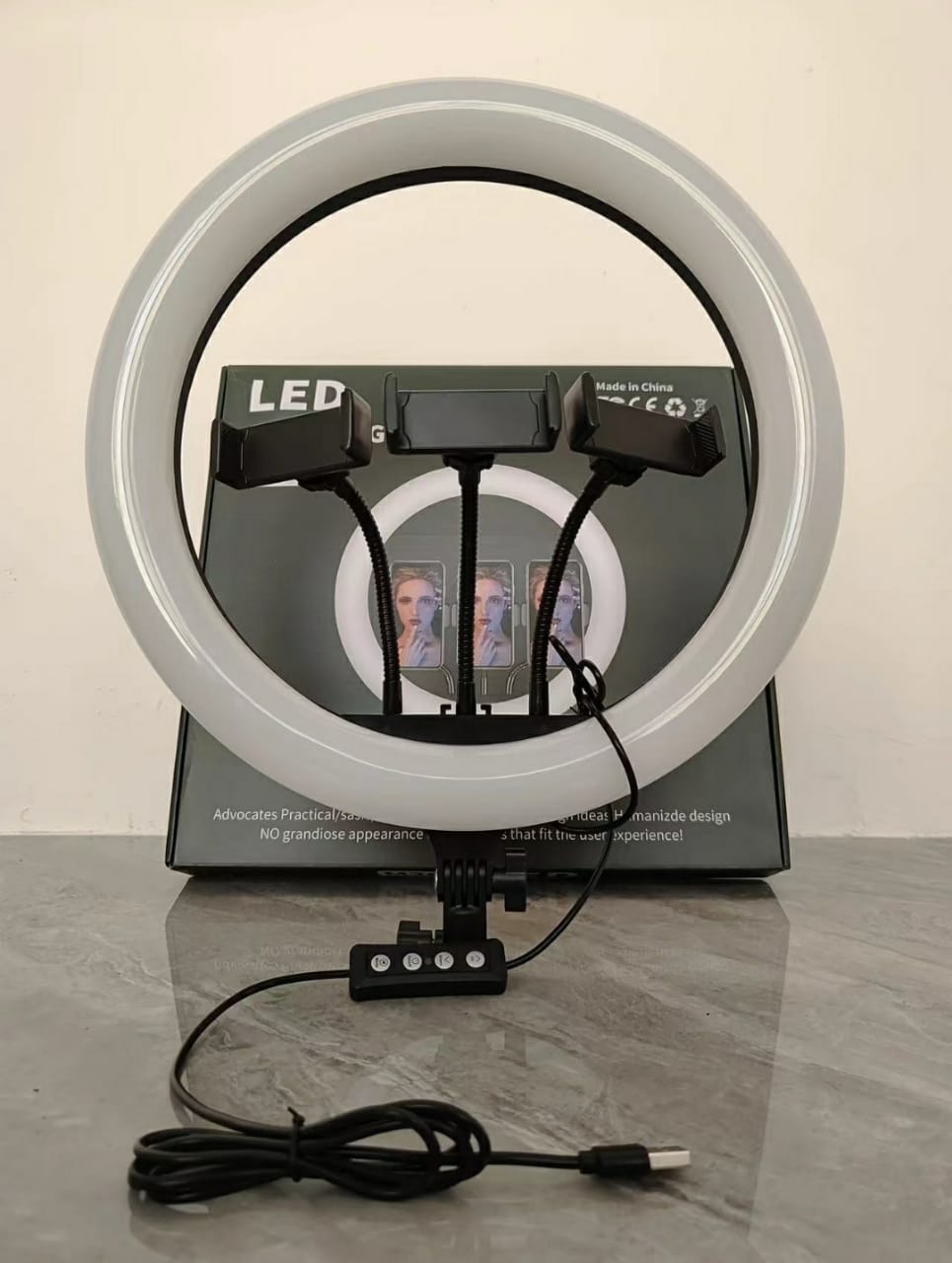 36CM LIGHT AND 7FT STAND